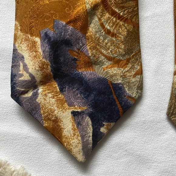 Moore’s “Very” 1980’s floral pattern Silk tie - Picture 1 of 9